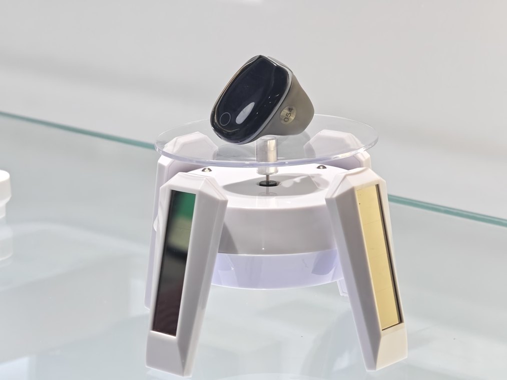国内首个“无创+连续监测”血糖仪正式获批，糖友距离告别“扎针”精准测血糖还要多久